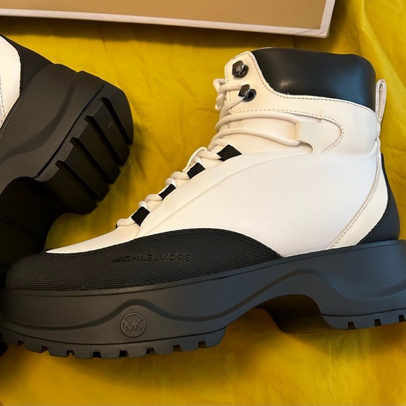 MK - Dupree Hiker Bootie - Picture 3 of 10